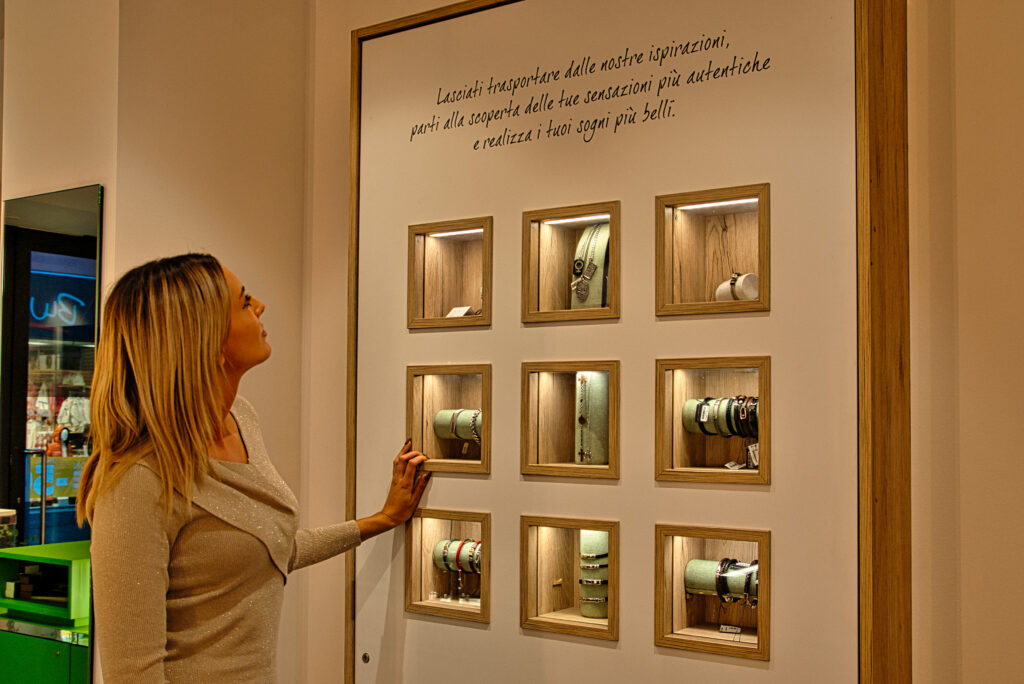 Niko Photographer presso Gioielleria Valentini - Shooting Michela